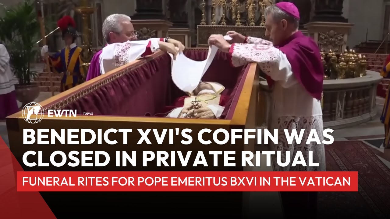 Rituels d’enterrement papal : 5 traditions marquantes à découvrir 5 Rituels d’enterrement papal