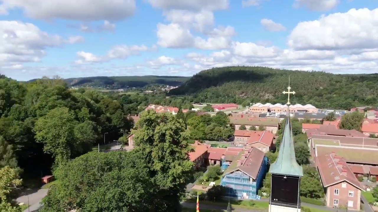 Jonsereds kyrka: 7 anledningar att besöka denna pärla 2025 4 jonsereds kyrka