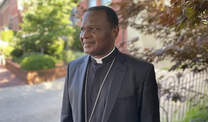 Obispo nigeriano, un ex neoyorquino, llama a la masacre de la iglesia 'mi propio 11 de septiembre'