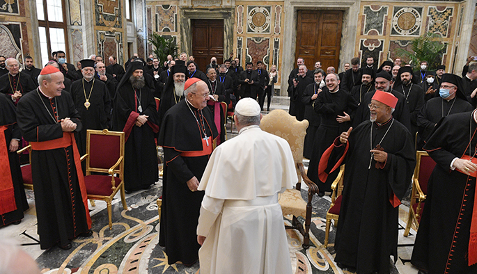 El papa Francisco dice que las iglesias católicas orientales han demostrado una fe heroica en medio de las miserias de la guerra