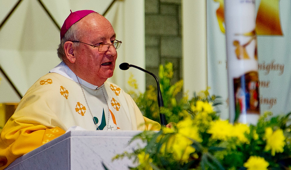 El obispo Ray Field se retira