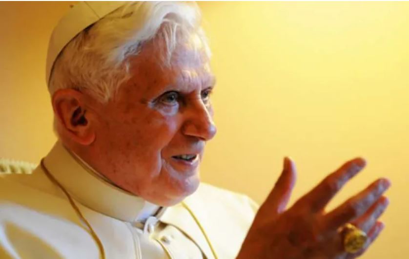 Benedicto XVI: La legalización del matrimonio entre personas del mismo sexo es 'una distorsión de la conciencia'