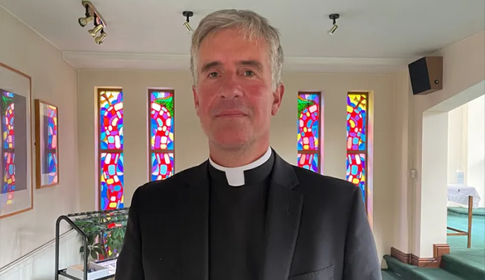 Universidad del Reino Unido se niega a reconocer a sacerdote católico como capellán por publicaciones en redes sociales