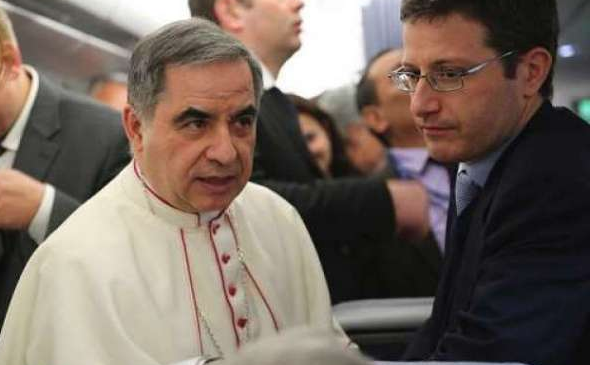 Becciu niega 'enérgicamente' injerencia en el juicio al cardenal Pell