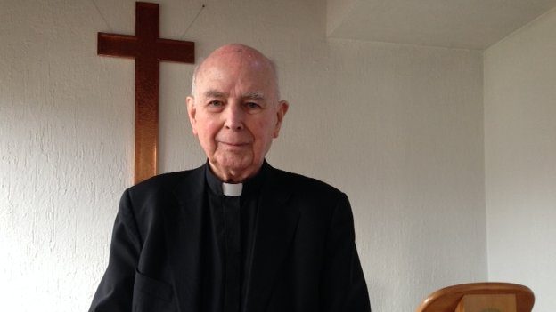 Homenajes al coraje físico y moral del obispo Edward Daly