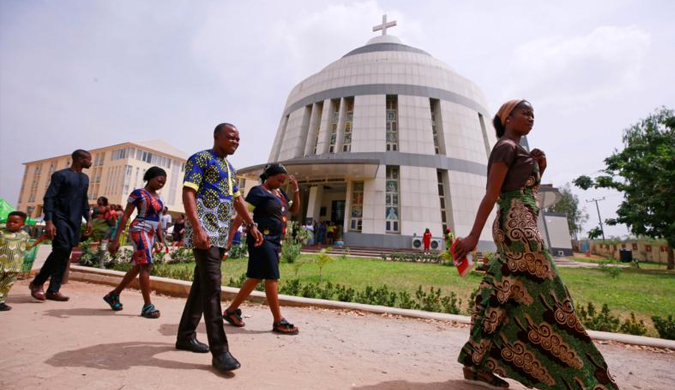Sacerdotes nigerianos condenan la brutalidad policial durante el confinamiento y ofrecen soluciones