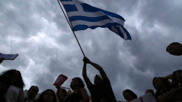 Papa preocupado por impacto de crisis de deuda griega