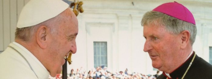El obispo Michael Smith se encuentra con el Papa Francisco