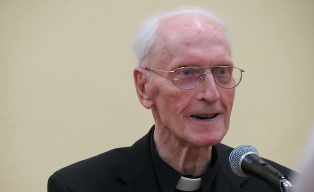 Homenajes pagados al obispo Thomas Flynn a su muerte
