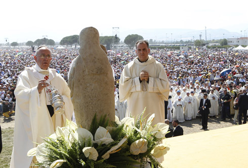 El Papa advierte a los criminales contra el uso de la religión