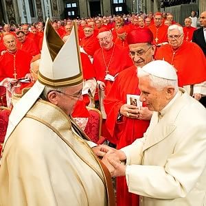 Nuevos cardenales instalados en el servicio del consistorio