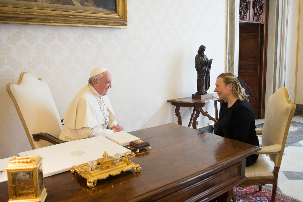 El nuevo embajador irlandés se reúne con el Papa Francisco
