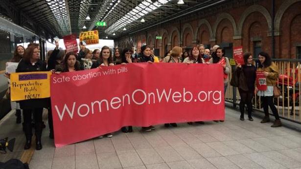 La campaña Pro Life ataca al 'tren de la píldora abortiva'