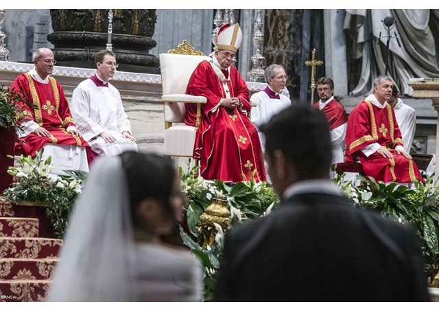 La cultura del descarte socava el matrimonio: Papa