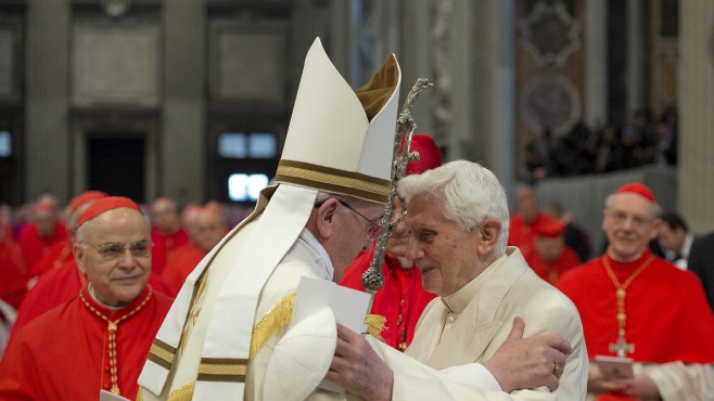 Papa emérito asistirá a Misa por los ancianos
