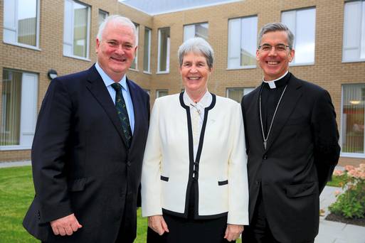 Ex Taoiseach y Nuncio inauguran nueva instalación