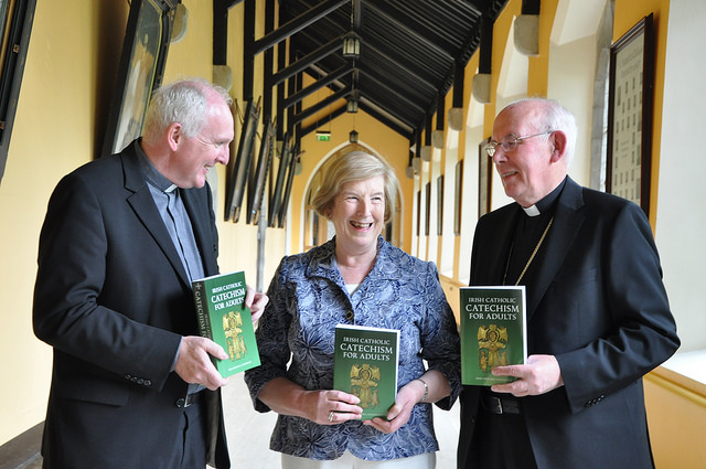 Obispos lanzan Catecismo Católico Irlandés para Adultos