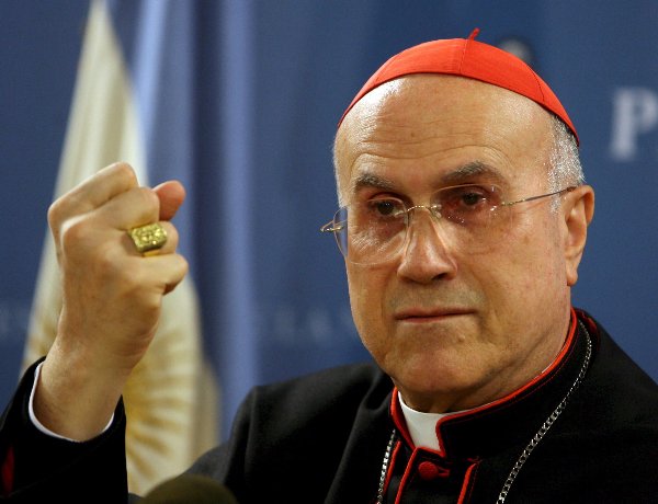 Vaticano niega investigación de malversación de fondos de Bertone