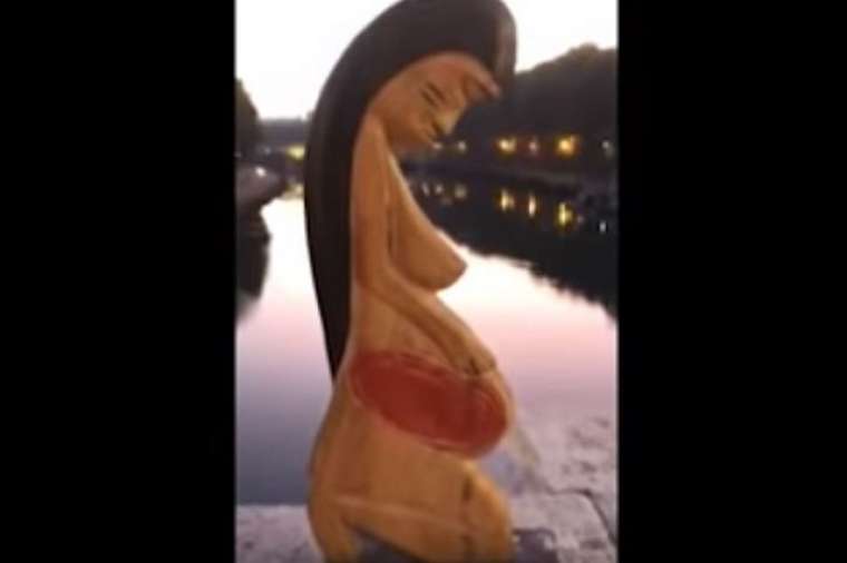 Las controvertidas figuras talladas del sínodo del Amazonas arrojadas al río Tíber