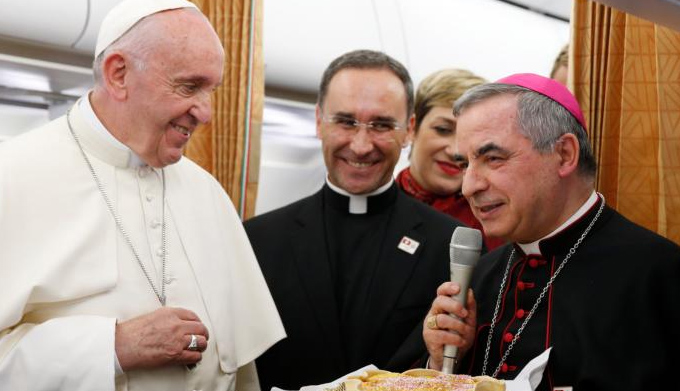 El cardenal Becciu en el centro de la investigación financiera del Vaticano