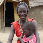 Achok Deng Agok, una viuda de guerra, regresó a Sudán del Sur y ahora cultiva su propia comida.