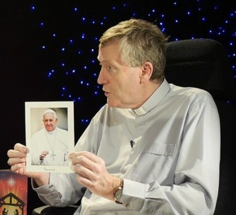 Foto del Papa enviada a los hogares de Kildare en la campaña Reach Out