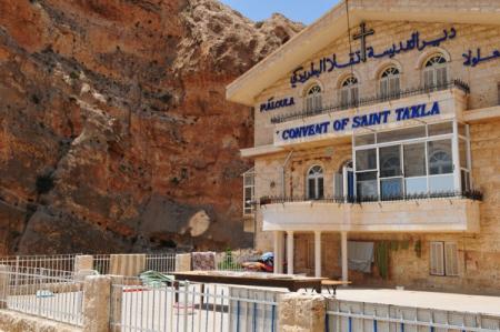 Islamistas secuestran a 12 monjas de un monasterio sirio