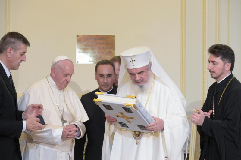 Francisco enfatiza la unidad de los cristianos en la oración con los ortodoxos rumanos