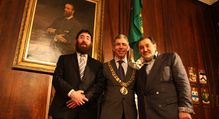 Reunión judía irlandesa aclamada por su alcance a los cristianos