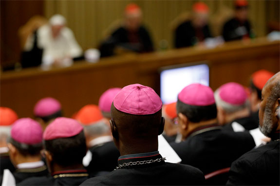El Papa aprueba nueva constitución para el Sínodo de los Obispos