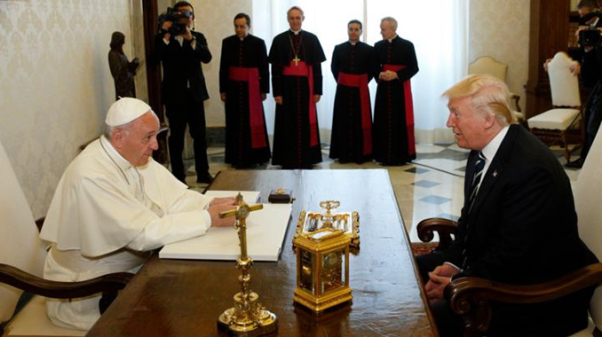 El papa Francisco dice que la política migratoria de "tolerancia cero" de Trump es "inmoral"