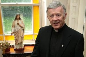 El arzobispo Neary defiende el celibato de los sacerdotes