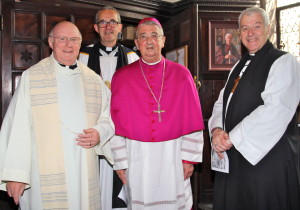 (de izquierda a derecha) Padre Conor Harper SJ, Dean Dermot Dunne, Arzobispo Diarmuid Martin y Arzobispo Michael Jackson.  Pic Lynn Glanville