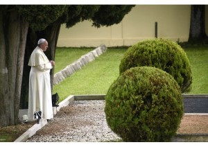 Papa Francisco en el cementerio de Fogliano di Redipuglia2