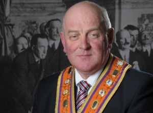 Gran Maestro de la Gran Logia Orange de Irlanda, Edward Stevenson. 