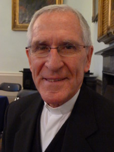 Obispo Kevin Dowling