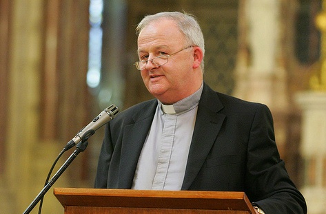 Obispo Brendan Kelly (2)