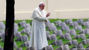 Papa Francisco en el cementerio de Fogliano di Redipuglia