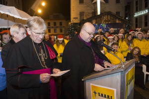 El obispo John Buckley y el obispo Paul Colton fotografiados en el lanzamiento de la campaña Ayuno y recaudación de fondos de SHARE para el cuidado de los ancianos que se llevará a cabo en la ciudad de Cork y en los centros comerciales de las áreas circundantes hasta la víspera de Navidad.  Foto: Gerard McCarthy 