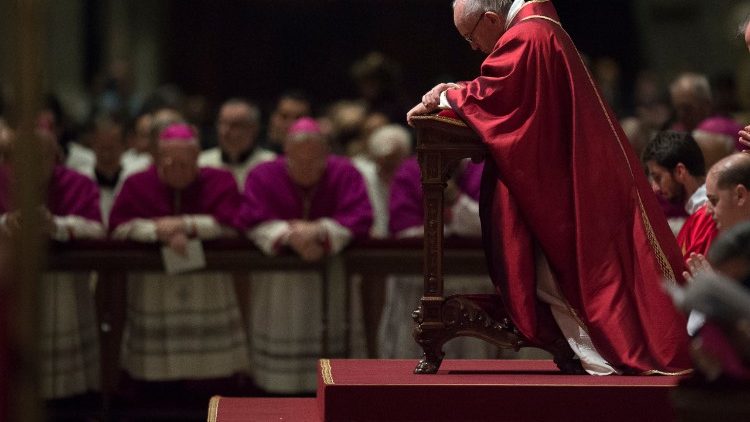 Se necesita una respuesta mundial al abuso infantil por parte del clero, dice el Papa