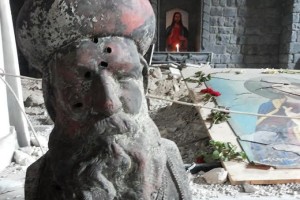siria Bullet_ridden_statue_of_St_Efrem_in_Syrian_Orthodox_St_Marys_Church_in_Homs_Syria_Photo_Courtesy_of_Aid_to_the_Church_in_Need_CNA_3_31_15