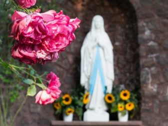 mayo está dedicado a la Santísima Virgen María | ¡Marca tu calendario!