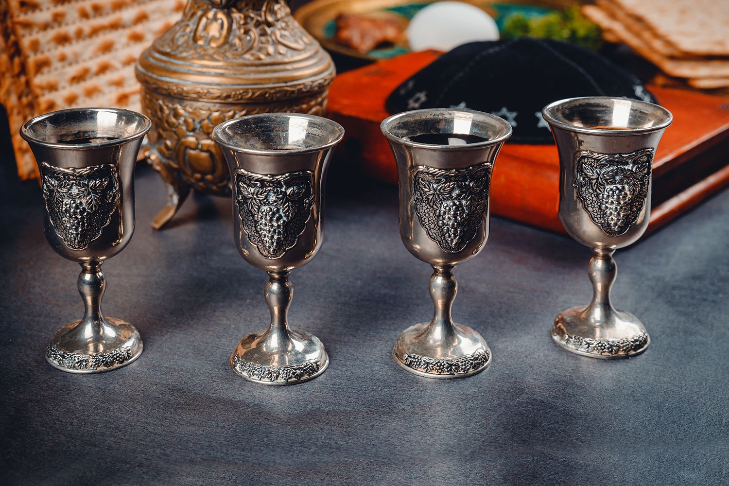 ¿Por qué se beben cuatro copas de vino en el Seder de Pésaj?