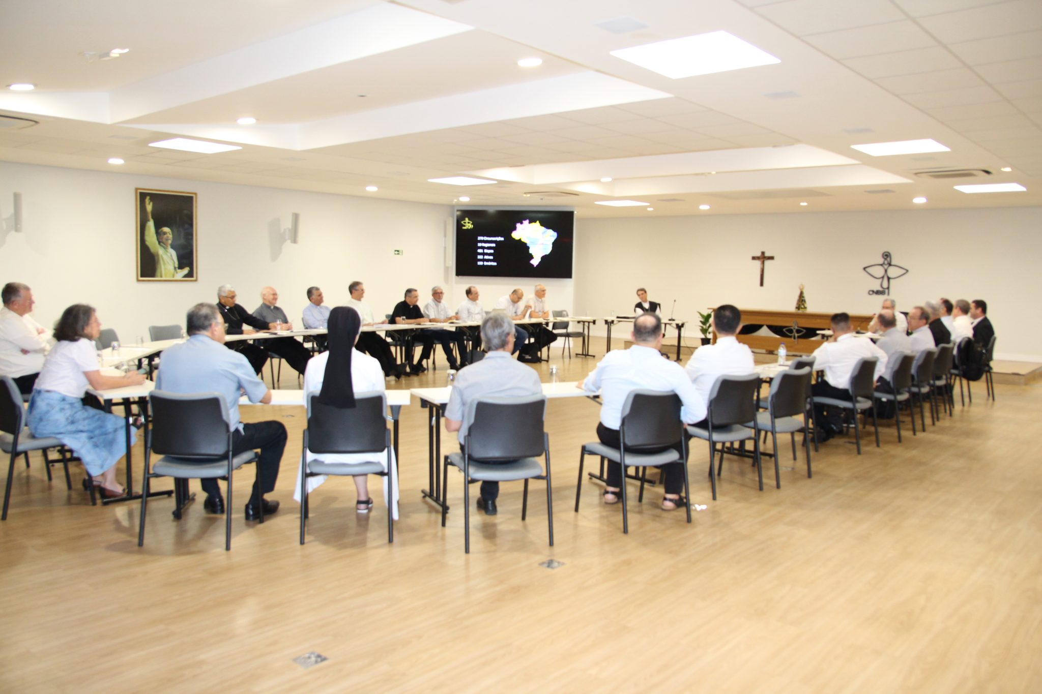 CNBB recibe a obispos recién nombrados en su sede en el 33