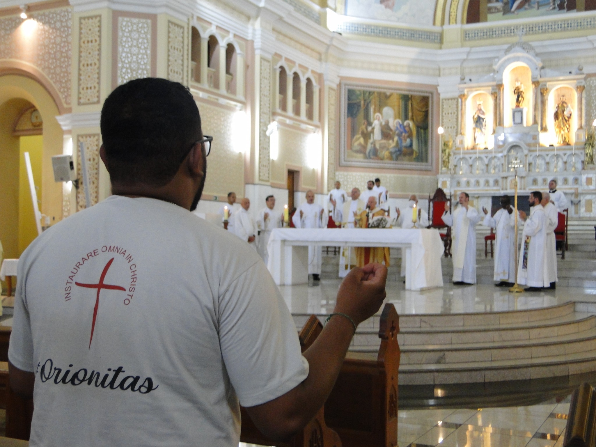 Catedral recibe religiosos de Juiz de Fora para festejar