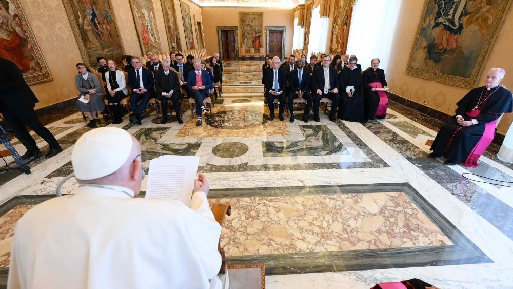 El Papa: La tecnología es de gran ayuda para la humanidad