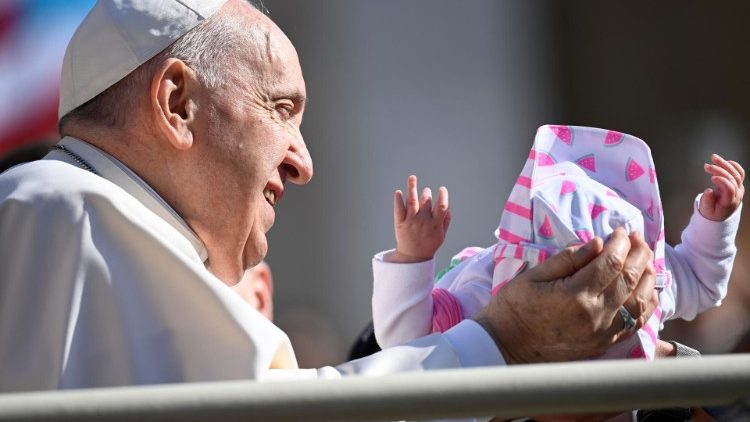 El Papa: abuelos, no jubilados frágiles, sino personas con