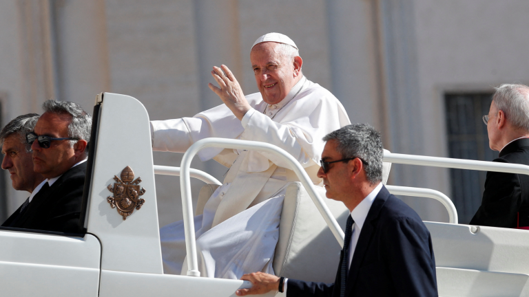 El Papa alerta sobre el mito de la eterna juventud: las arrugas son