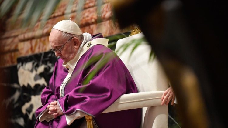 El Papa: el camino de Cuaresma es "sinodal", romper con