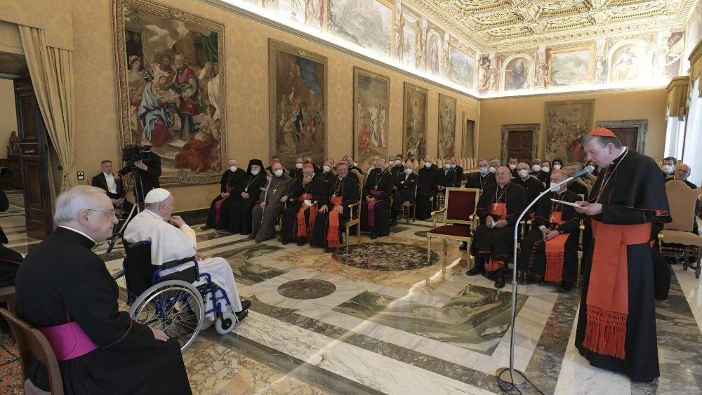 El Papa: ignorar las divisiones cristianas Feeds Grounds